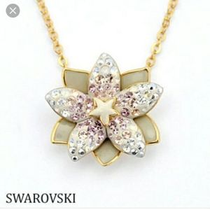ISO Louella swarovski pendent necklace